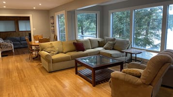 Smart TV, fireplace, DVD player, music library