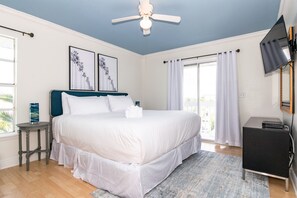 2 bedrooms, iron/ironing board, free WiFi, bed sheets - Good Times Upstairs Quiet Spacious 2/2 Duplex (Bradenton Beach)