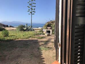 المنطقة المحيطة بالمنشأة