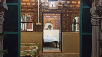 In-room safe, free WiFi