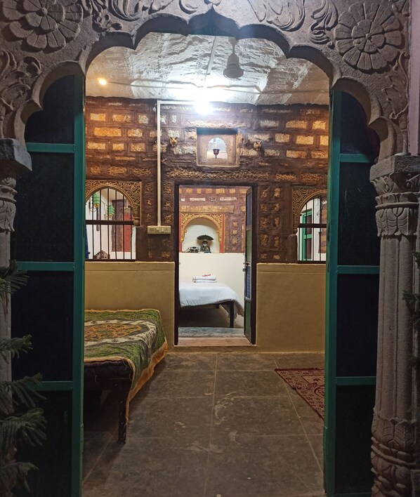 In-room safe, free WiFi