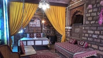 Traditional Room | In-room safe, free WiFi