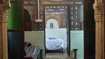 In-room safe, free WiFi