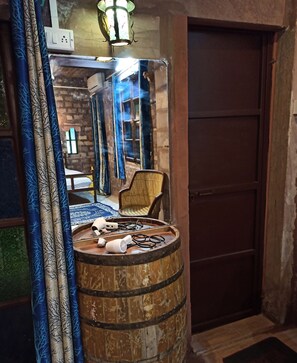 In-room safe, free WiFi - Shangri-La Heritage Haveli (Jodhpur)