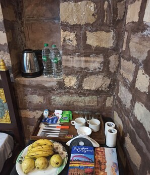 Traditional Room | 1 bedroom, in-room safe, free WiFi