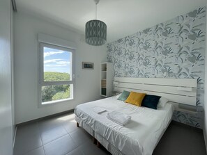 2 bedrooms, iron/ironing board, free WiFi, bed sheets