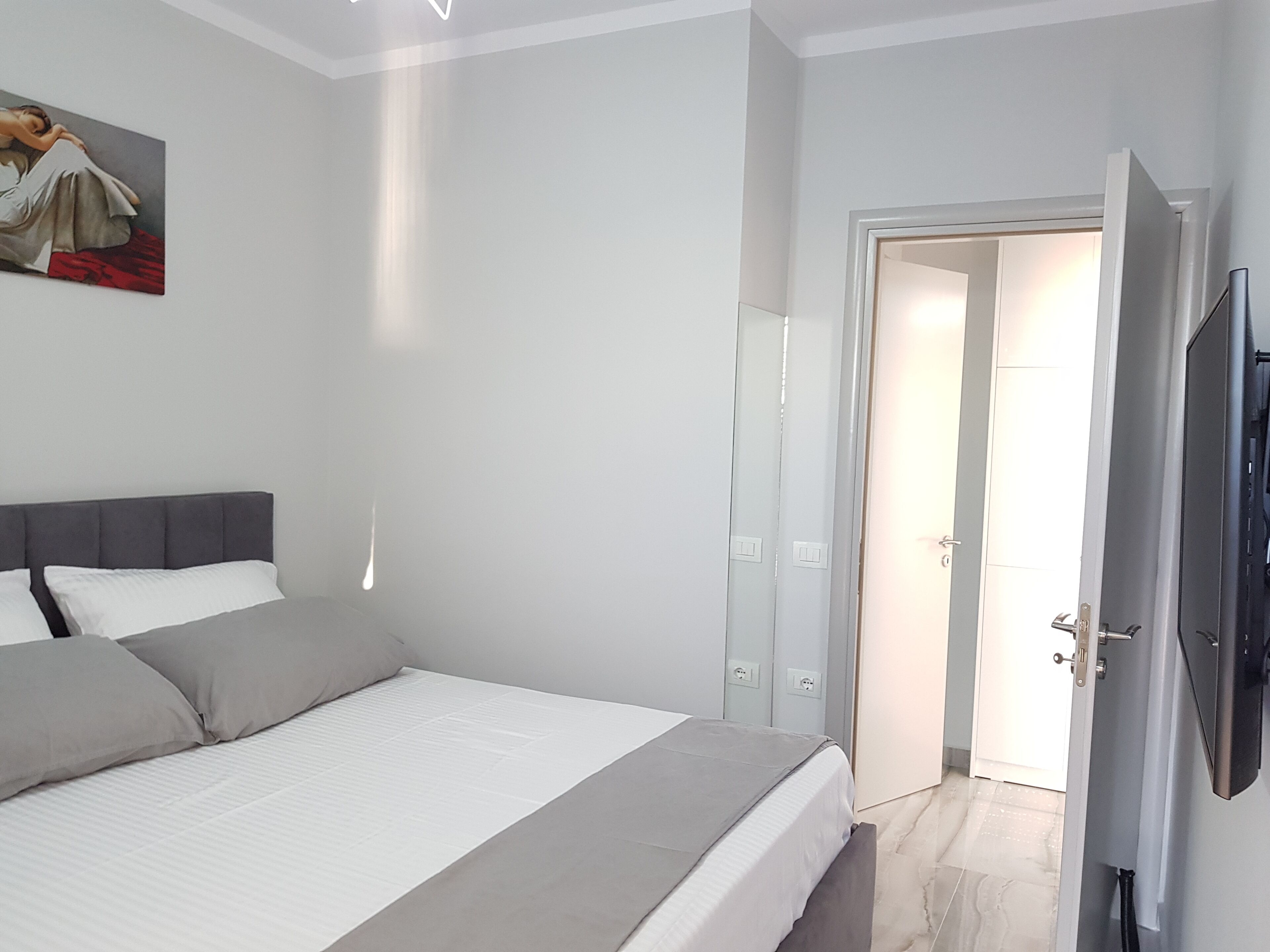 1 chambre, coffres-forts dans les chambres, fer et planche à repasser