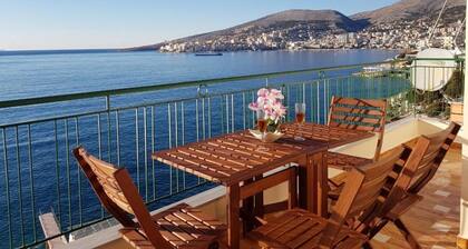 Apartment in front of the beach