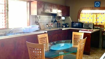 Casa Confort, 3 habitaciones | Servicio a la habitación