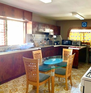 Casa Confort, 3 habitaciones | Servicio a la habitación