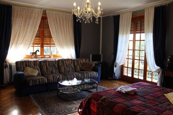 3 bedrooms - Villa surrounded by greenery (San Francesco Al Campo)