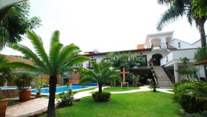 Property grounds - Hotel Concierge Flor y Canto (Tepoztlán)
