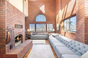 Interior - 5 min to lifts - Hot Tub - Free Car -Mountain Views - Privacy (Telluride)