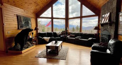 Luxury Log Cabin w/ Hot Tub! Sleeps 16.