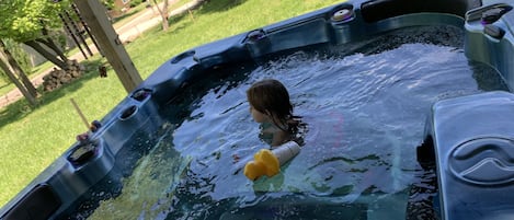 Bain à remous extérieur