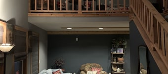 Lakehouse on Pomona lake