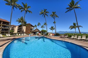 Piscine extérieure, piscine chauffée