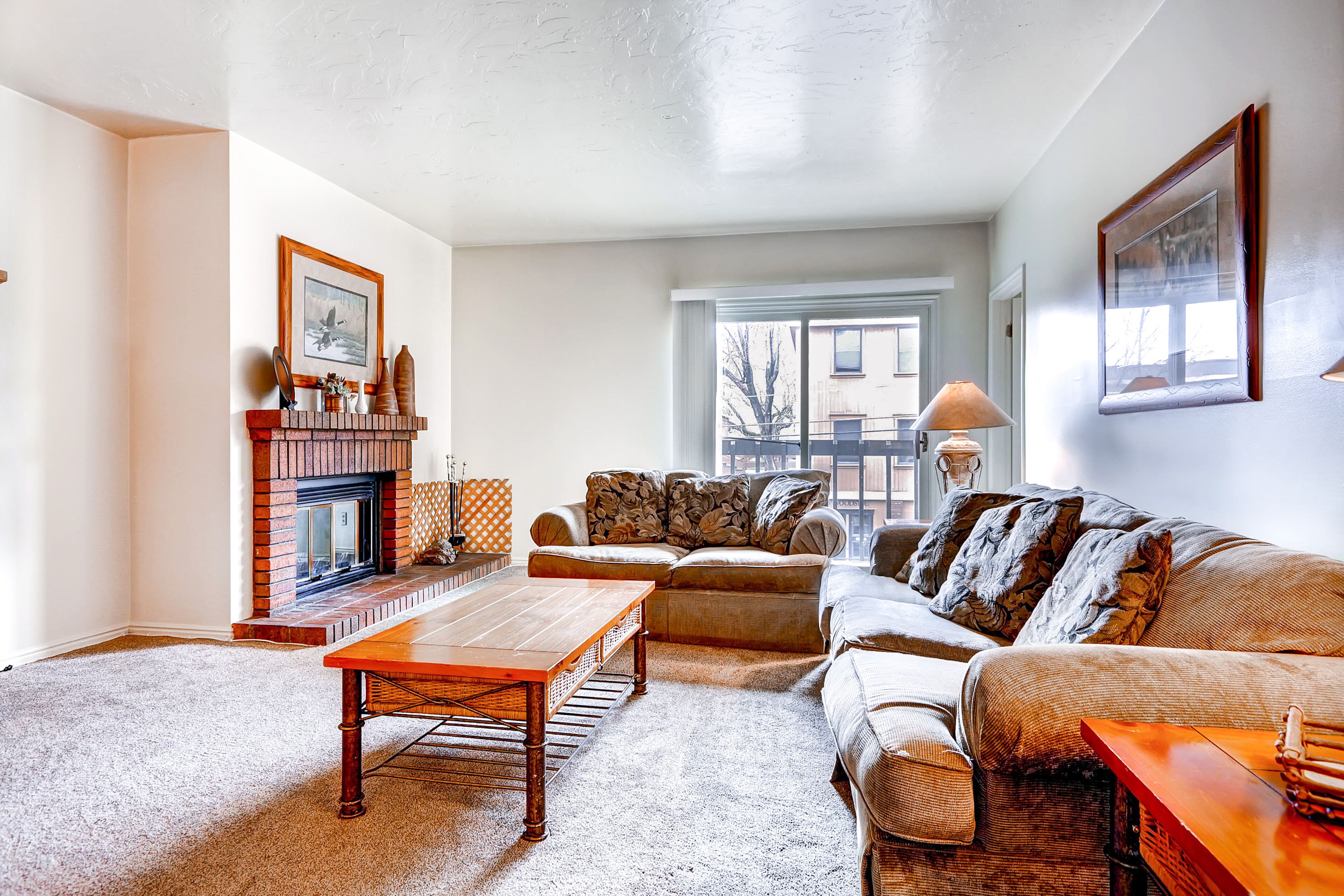 Comfy condo near Park City Mountain w/ shared pool, hot tub, fitness, & firepit
