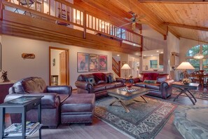 TV, fireplace - Dogwood By Tahoe Getaways - Pet Friendly in Tahoe Donner w Pool Table and HOA! (Truckee)