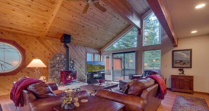 Dogwood By Tahoe Getaways - Tahoe Donner + Pool Table + Dog Friendly + HOA!