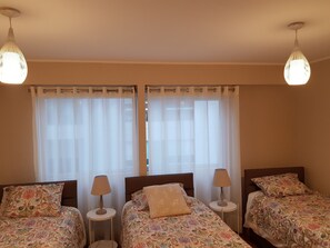 3 bedrooms, iron/ironing board, free WiFi, bed sheets