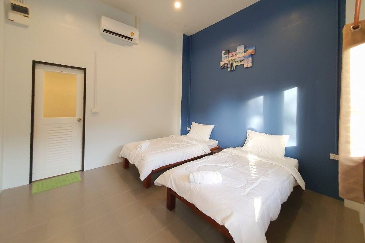 Private Twin Room | WiFi (free)