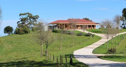 The Clare View HOUSE (pet friendly, wheelchair accessible)Sleep 8