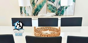 Dining - 2C Plymouth St, Aldinga Beach - Coastal Vibe 4 Beds, 2 Bath Home | Short Walk to the Beach (Aldinga Beach)