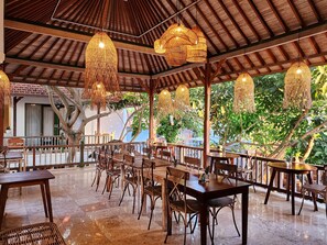 Breakfast, lunch and dinner served - Sabana Ubud (Ubud)