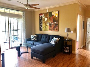 TV, DVD player, stereo - Magical Tuscan Experience (Champions Gate)