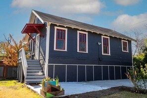 Exterior - Downtown Private Casita w/ Pool (San Antonio)