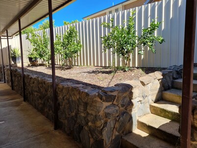 Pet friendly  Home in Morphett Vale Adelaide South close to great Beaches 24 hrs