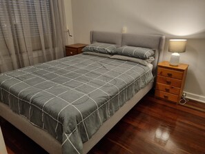2 bedrooms, iron/ironing board - Pet friendly  Home in Morphett Vale Adelaide South close to great Beaches 24 hrs (Morphett Vale)