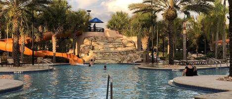 Innenpool, Außenpool