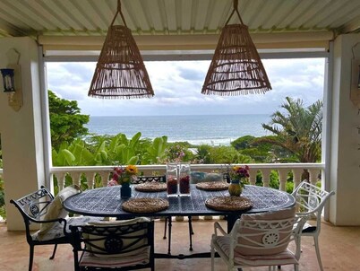 Eclectic Beach House 👙