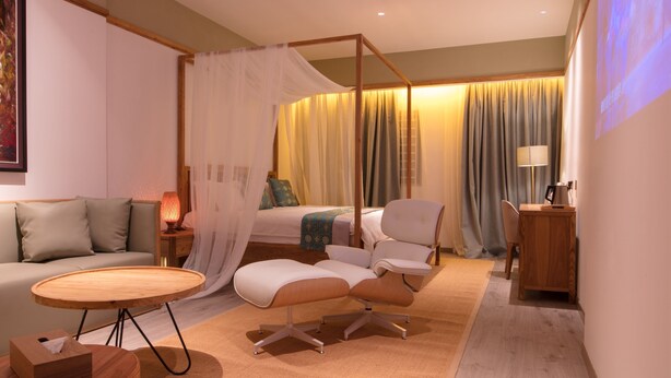 Deluxe Suite, 1 King Bed - Chenwai Boutique Homestay Hotel (Phnom Penh)