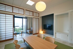 Standard Japanese Style Room for 3 Guests Non Smoking | In-room safe, individually decorated, individually furnished, desk - gran terrace Le Lien HAKONE (Hakone)
