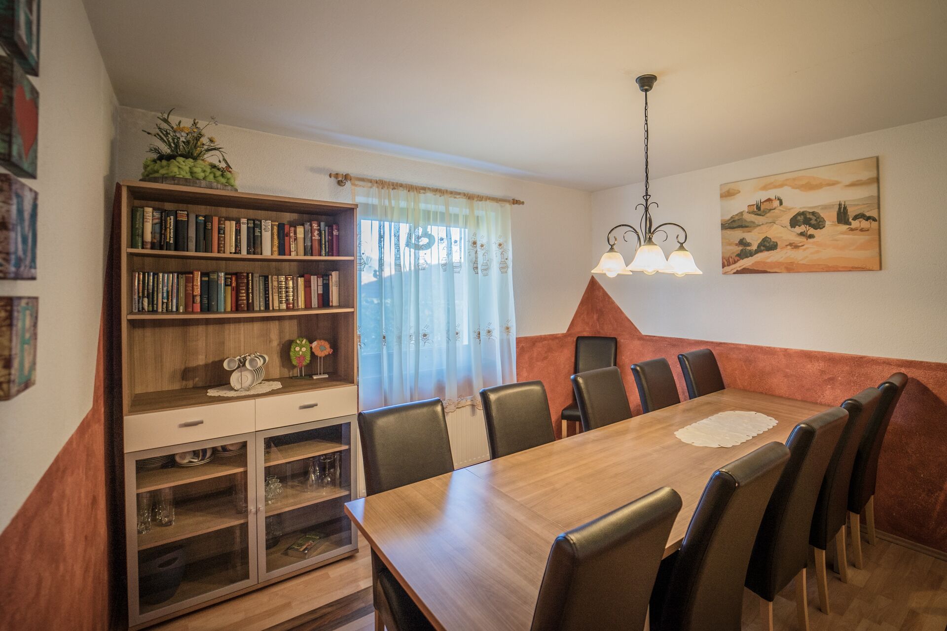 Rumah Eksklusif | Makan di kamar