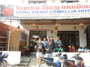 Property entrance - Vang Vieng Camellia Hotel (Vang Vieng)