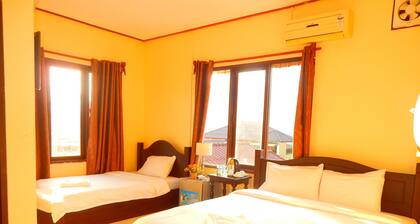 Vang Vieng Camellia Hotel