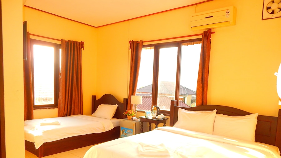 Vang Vieng Camellia Hotel