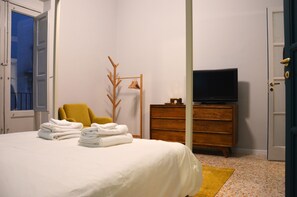 Ropa de cama de alta calidad y escritorio 