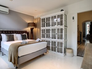 2 bedrooms, iron/ironing board