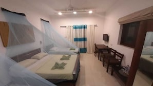 Deluxe Villa | Pillowtop beds, in-room safe, desk, WiFi (free) - SEA VILLA NEGOMBO (Negombo)