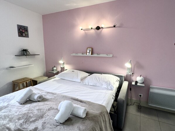Iron/ironing board, free WiFi, bed sheets - Malonat 3 (Niza)