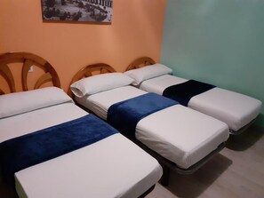 Free WiFi - Arta Hostal (Madrid)