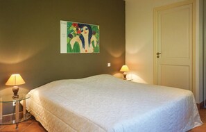 3 bedrooms, travel cot, free WiFi