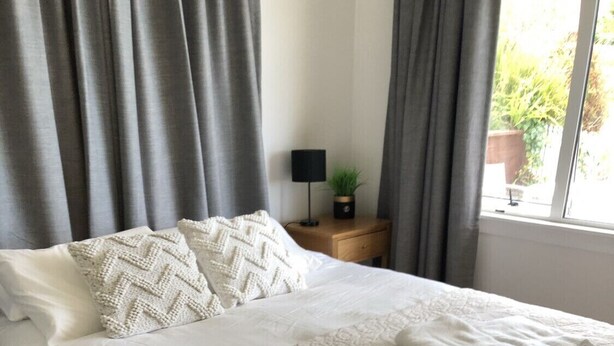 3 chambres, fer et planche à repasser, Wi-Fi, draps fournis