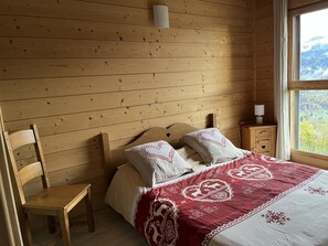 6 chambres, fer et planche à repasser, lit parapluie, Wi-Fi gratuit