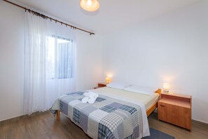 5 間睡房、房內夾萬、Wi-Fi、床單